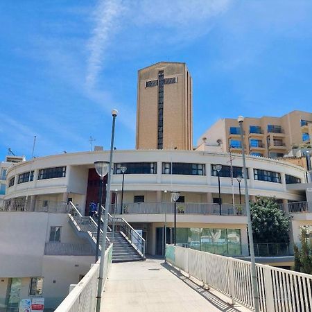 Malta Crown Guesthouse Сент Джулианс Экстерьер фото