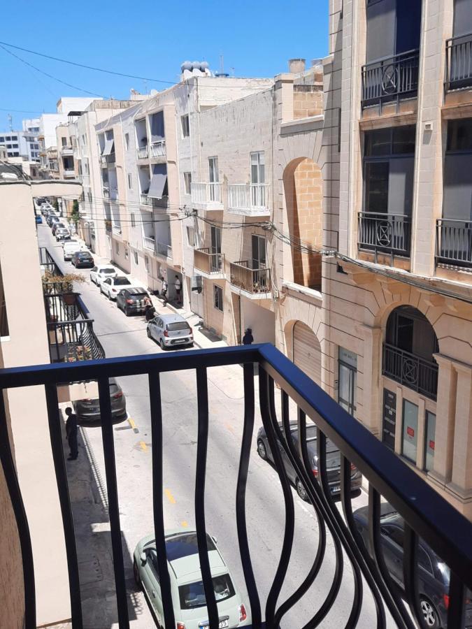 Malta Crown Guesthouse Сент Джулианс Экстерьер фото