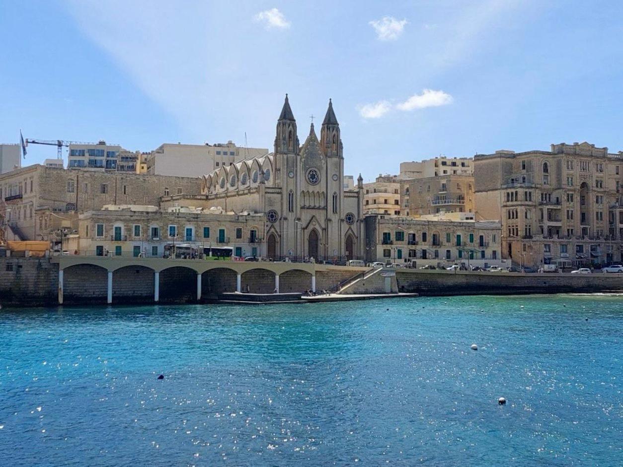 Malta Crown Guesthouse Сент Джулианс Экстерьер фото