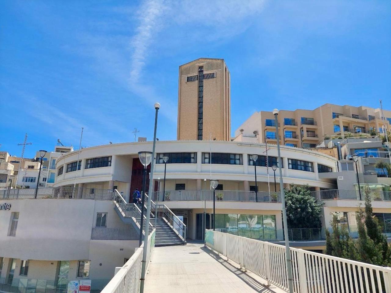 Malta Crown Guesthouse Сент Джулианс Экстерьер фото