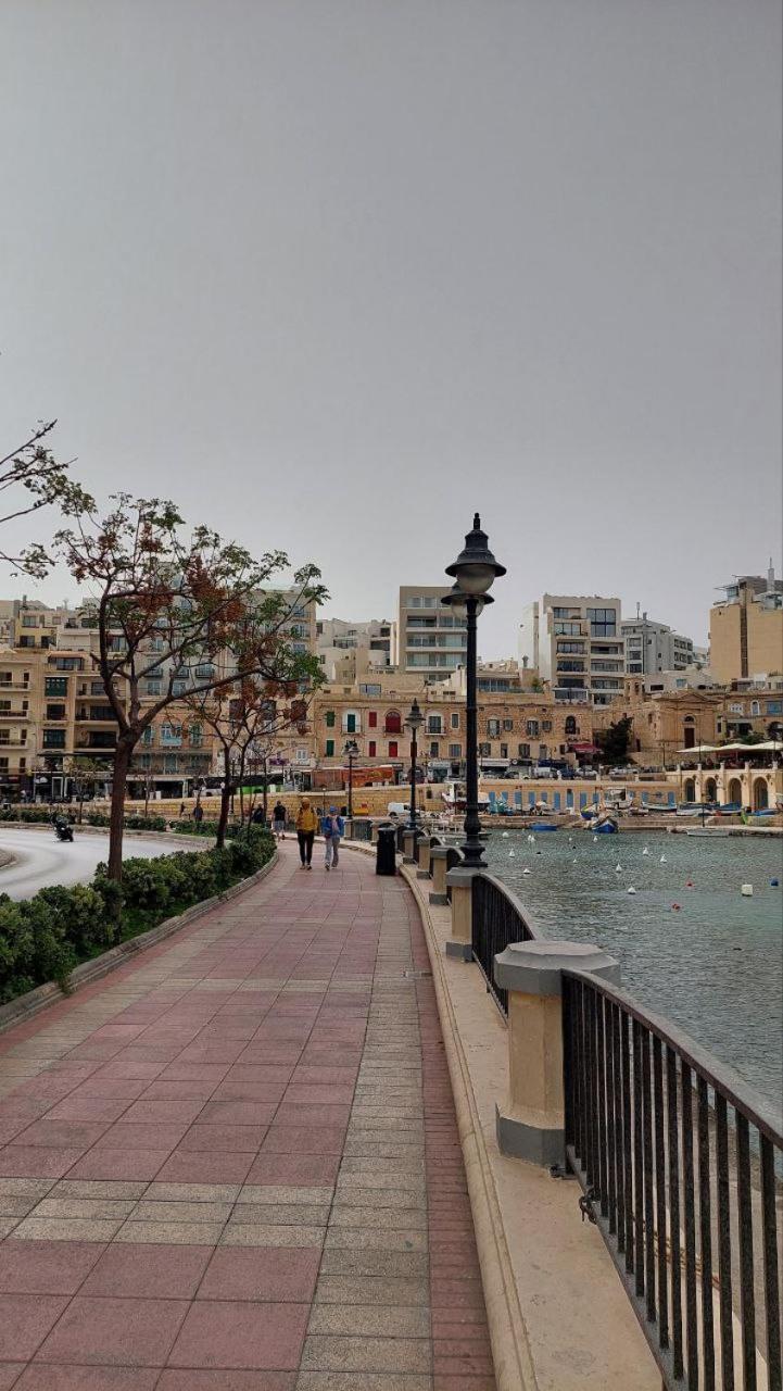 Malta Crown Guesthouse Сент Джулианс Экстерьер фото