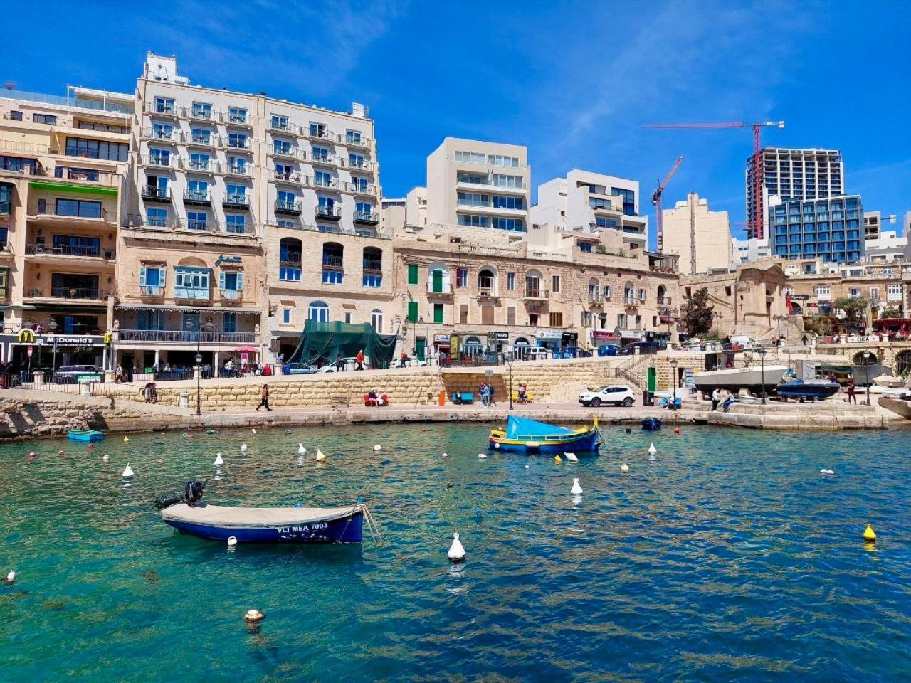 Malta Crown Guesthouse Сент Джулианс Экстерьер фото