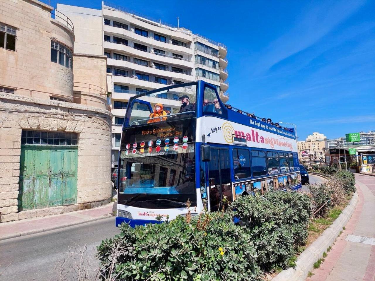 Malta Crown Guesthouse Сент Джулианс Экстерьер фото