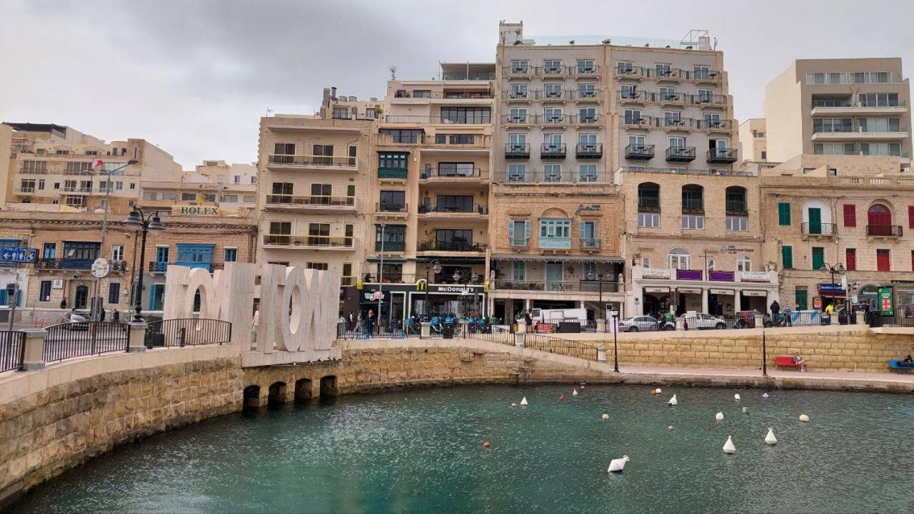 Malta Crown Guesthouse Сент Джулианс Экстерьер фото