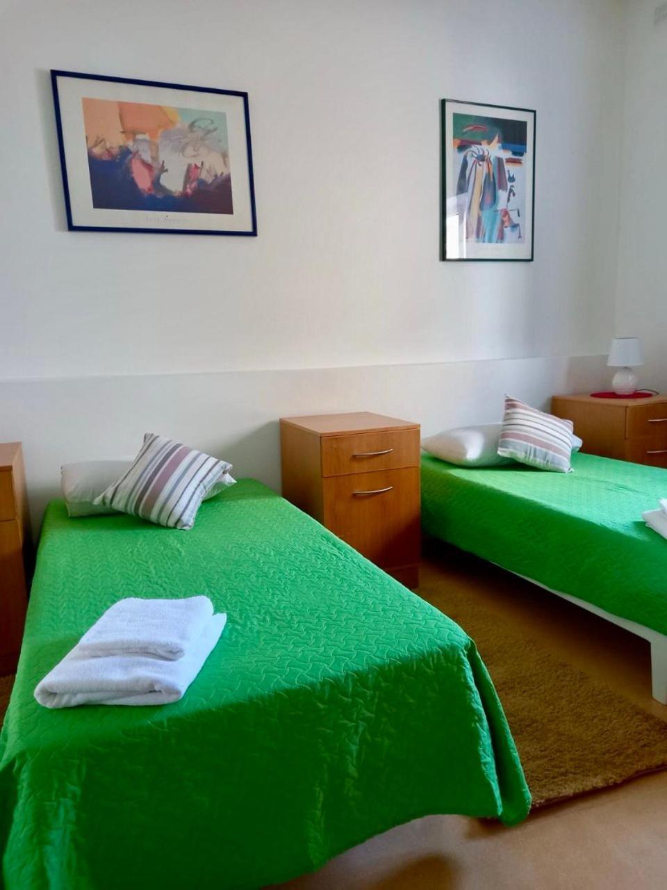 Malta Crown Guesthouse Сент Джулианс Экстерьер фото