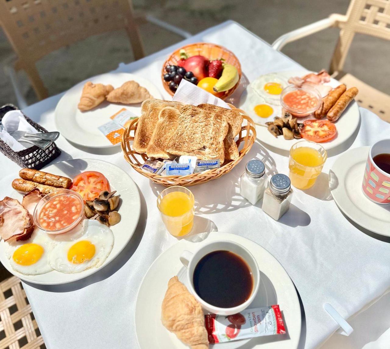 Malta Crown Guesthouse Сент Джулианс Экстерьер фото
